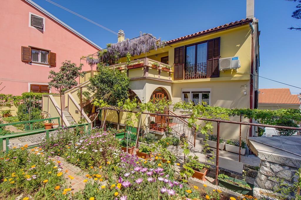 Apartments Petra Mali Losinj Exterior photo
